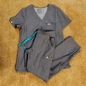 Figs Graphite scrub set